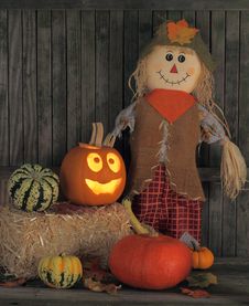 Jack-o-lantern And Straw Doll Royalty Free Stock Photo Jack-o-lantern And Straw Doll Royalty Free Stock Photo