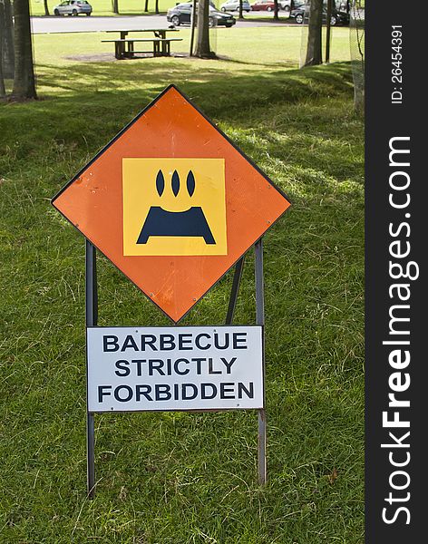 No Barbecue sign in the park. No Barbecue sign in the park