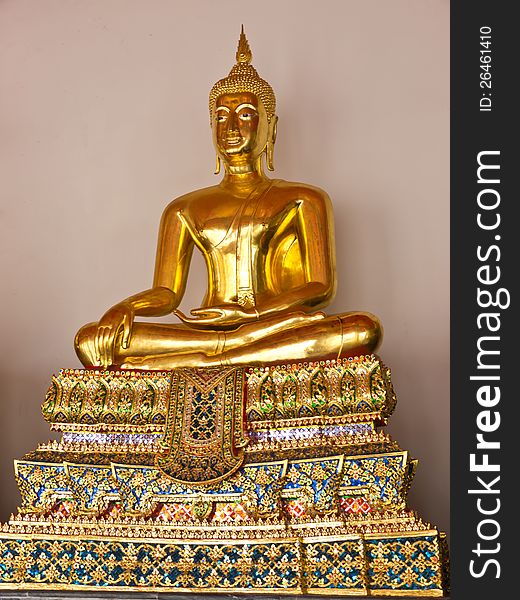 Buddha statue in Pho temple