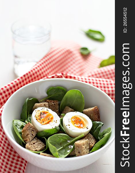 Salad With Eggs, Spinach And Rye Bread