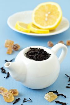 Small Tea Pot With Leaves Of Black Tea Royalty Free Stock Photography Small Tea Pot With Leaves Of Black Tea Royalty Free Stock Photography