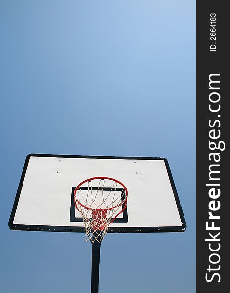 Basket hoop