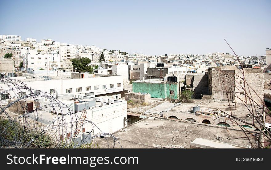 Hebron old city jewish qauter streets divided between jews and arabs