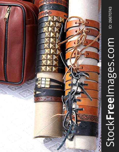 Handmade leather bracelets decorated and exposed