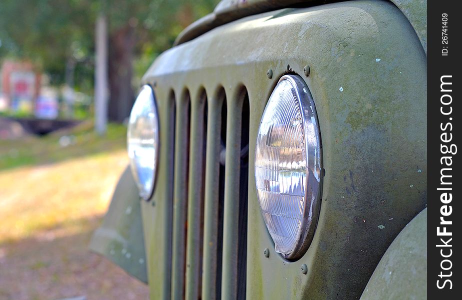 Headlights and grille on an old car