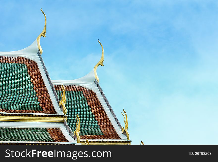 The beatuful roof of temple point to the sky