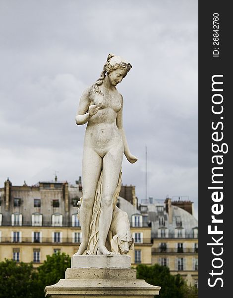 Beautiful statues located on the Museum of the Louvre in Paris, France