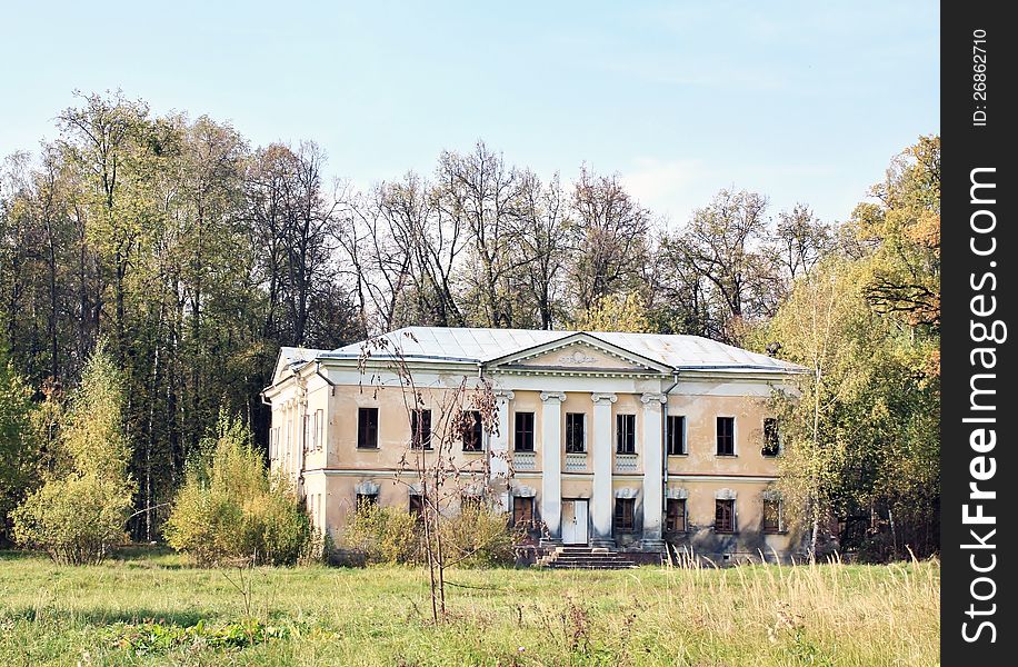 Outbuilding of architectural ensemble of the eighteenth century outside Moscow. Outbuilding of architectural ensemble of the eighteenth century outside Moscow