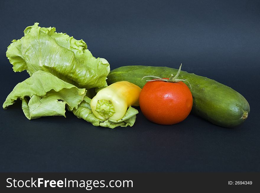 Vegetable retirement,tomato,cucumber,salad,green pepper. Vegetable retirement,tomato,cucumber,salad,green pepper