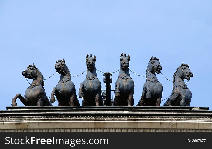 Bronze horses on the triumphal arch
