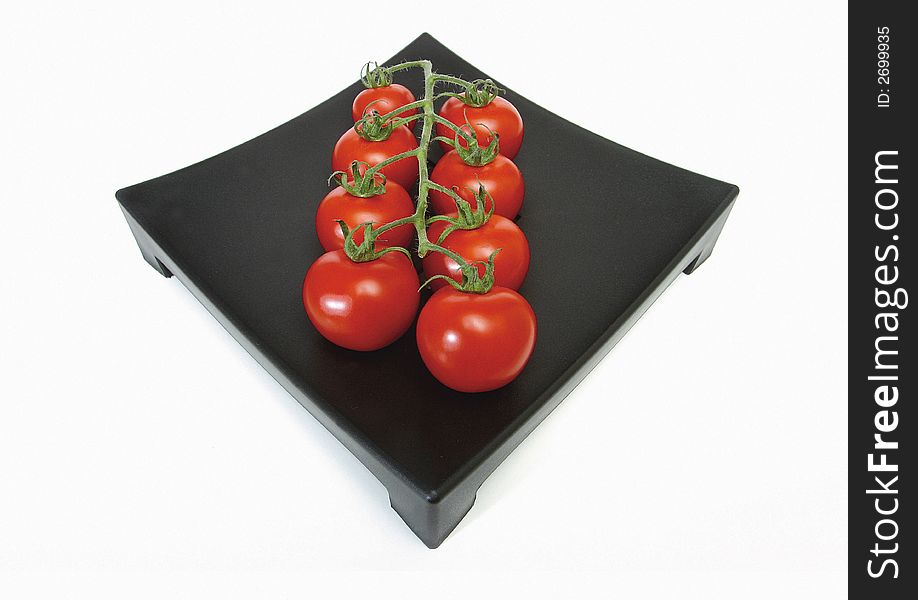 Close-up of tomatoes in a tray
