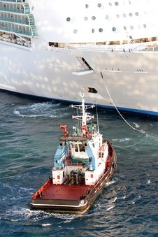Cruise And Tug Royalty Free Stock Photo Cruise And Tug Royalty Free Stock Photo