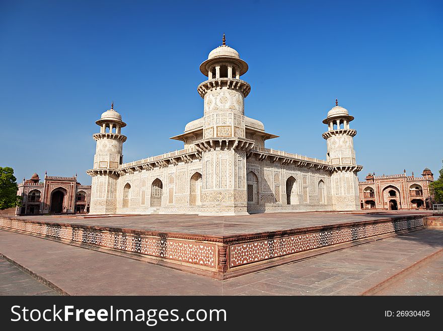 Itimad-ud-daulah, Tomb of Mizra Ghiyas beg, at sunset, Agra, Uttar Pradesh, India. Itimad-ud-daulah, Tomb of Mizra Ghiyas beg, at sunset, Agra, Uttar Pradesh, India.