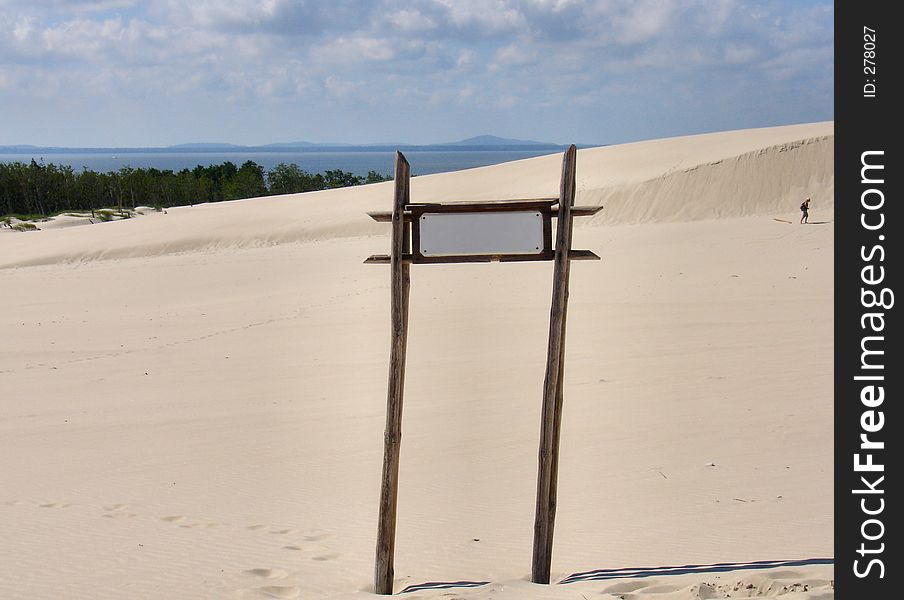 Empty desert sign post