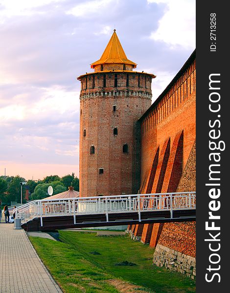 Fragment wall and watch tower ancient Ðšremlin (the begin XVI ages) of the city Kolomna tower Marie Mnishek. Fragment wall and watch tower ancient Ðšremlin (the begin XVI ages) of the city Kolomna tower Marie Mnishek