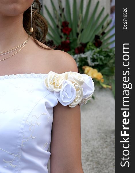 Details an bride in wedding dress