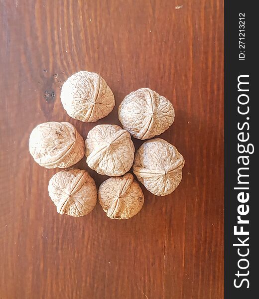 Discover the wonders of walnut seeds on a journey