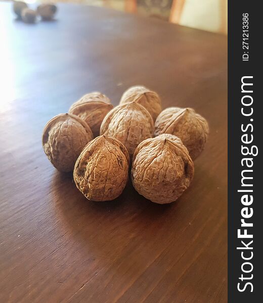 Exploring the view of walnut seeds from side