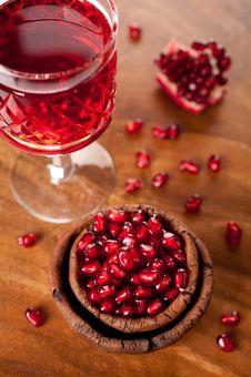 Pomegranate Juice And Seeds Royalty Free Stock Photos Pomegranate Juice And Seeds Royalty Free Stock Photos