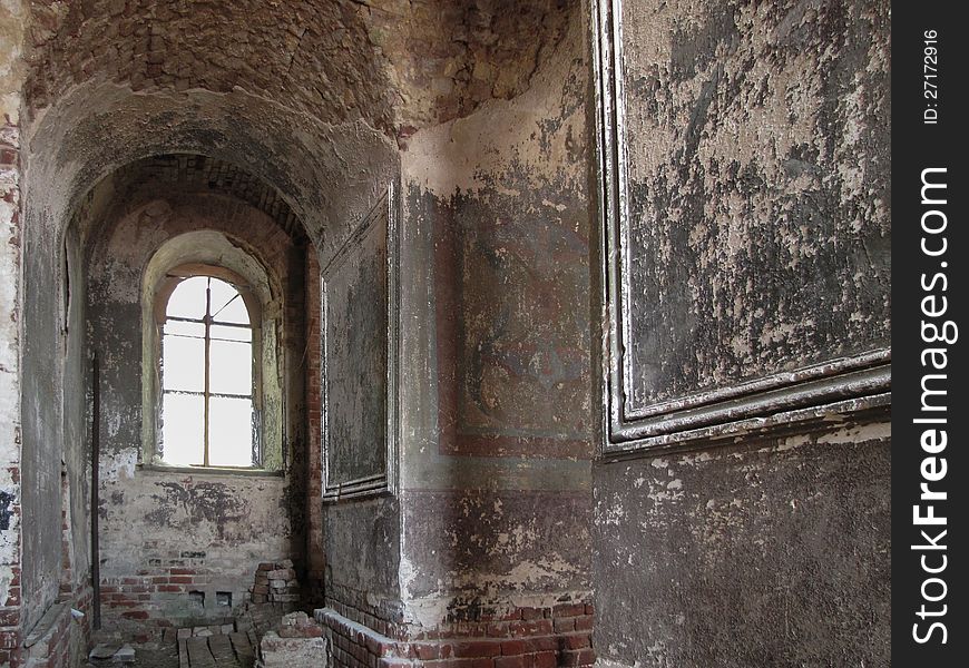 What it looks like from inside the old ruined church. Bare brick walls. Remains of frescoes. What it looks like from inside the old ruined church. Bare brick walls. Remains of frescoes.