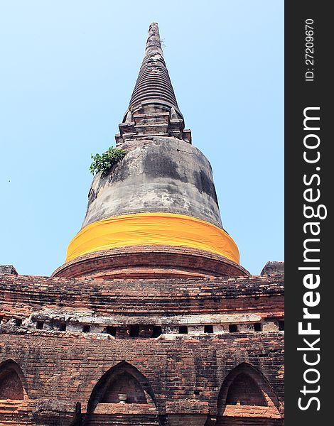 Pagoda at wat yai chaimongkol