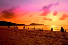 Silhouette People At Sunset Royalty Free Stock Images Silhouette People At Sunset Royalty Free Stock Images