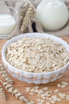Oatmeal In Bowl Royalty Free Stock Photos Oatmeal In Bowl Royalty Free Stock Photos