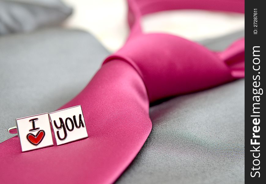 Cufflinks with I Love You words written on it.
Good for wedding details or Valentine´s day offer .