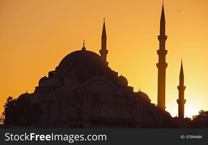 Suleymaniye mosque at dawn