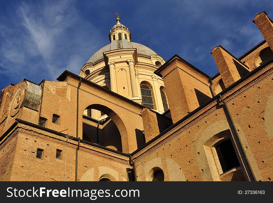 Mantua (Mantova), Italy, San Lorenzo church. Renaissance architecture cupola detail. Mantua (Mantova), Italy, San Lorenzo church. Renaissance architecture cupola detail