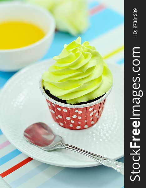 Green cup cake