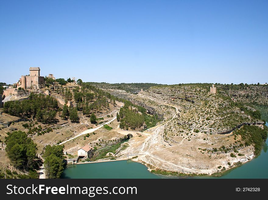 AlarcÃ³n castle in mainland Spain. AlarcÃ³n castle in mainland Spain