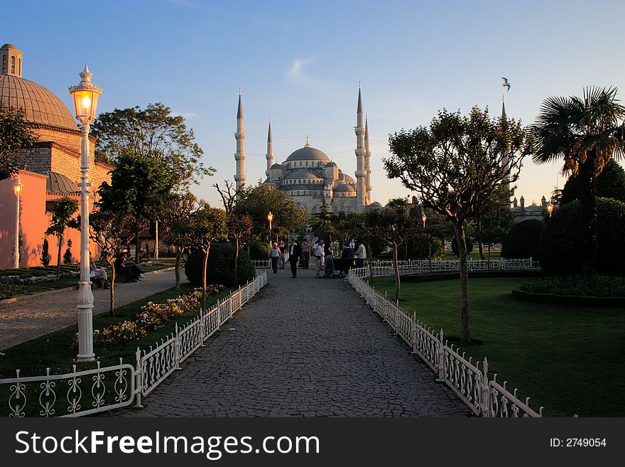 Sultan ahmed mosque in Istanbul in the evening
