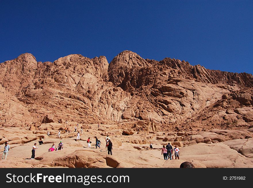 Egypt's high point at 2642 m or about 8700 feet. Egypt's high point at 2642 m or about 8700 feet.