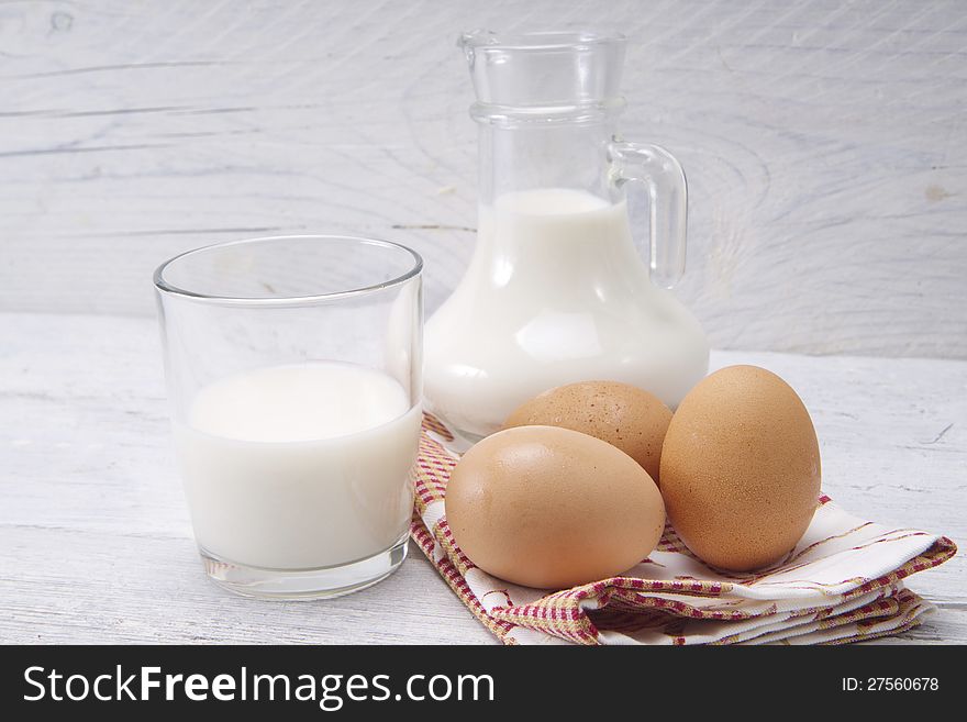 Fresh Milk With Eggs