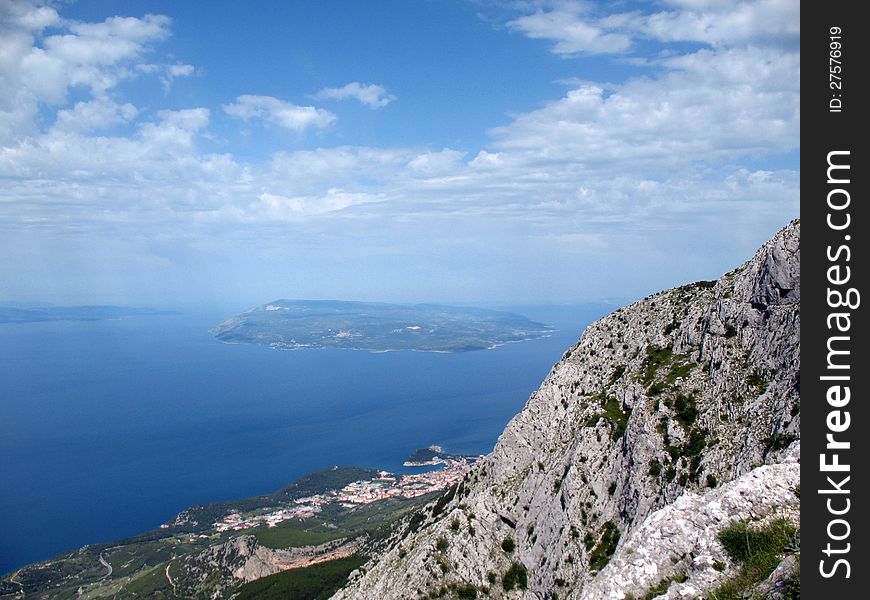 Picturesque sea bay and mountains in Horvatii