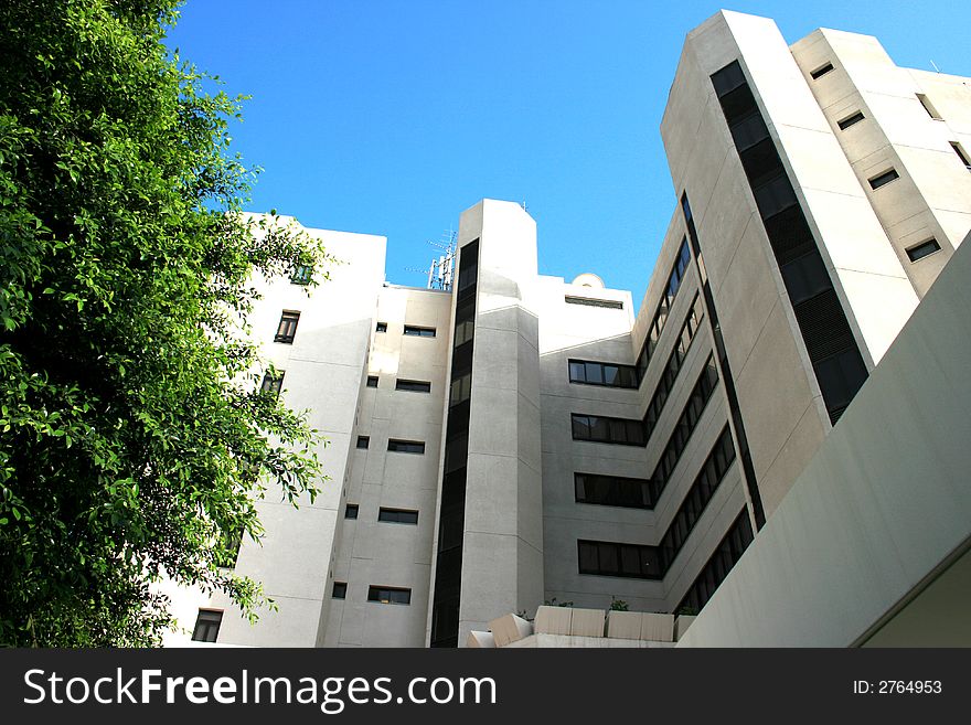 Nice high building in a tropical city.