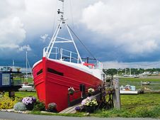 Red Houseboat Front Royalty Free Stock Image Red Houseboat Front Royalty Free Stock Image