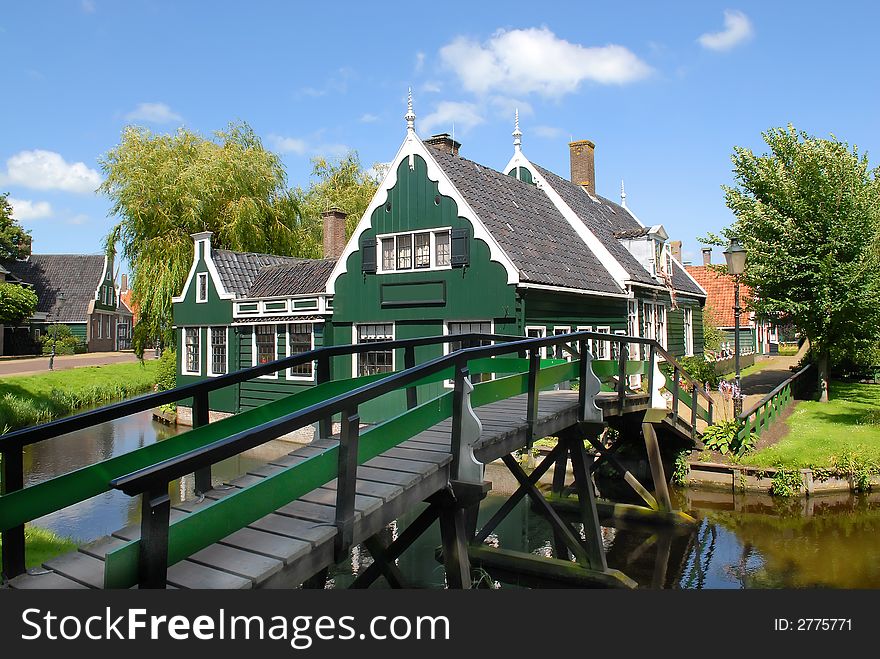 Historic dutch village 'zaanse schans' with vintage wooden houses