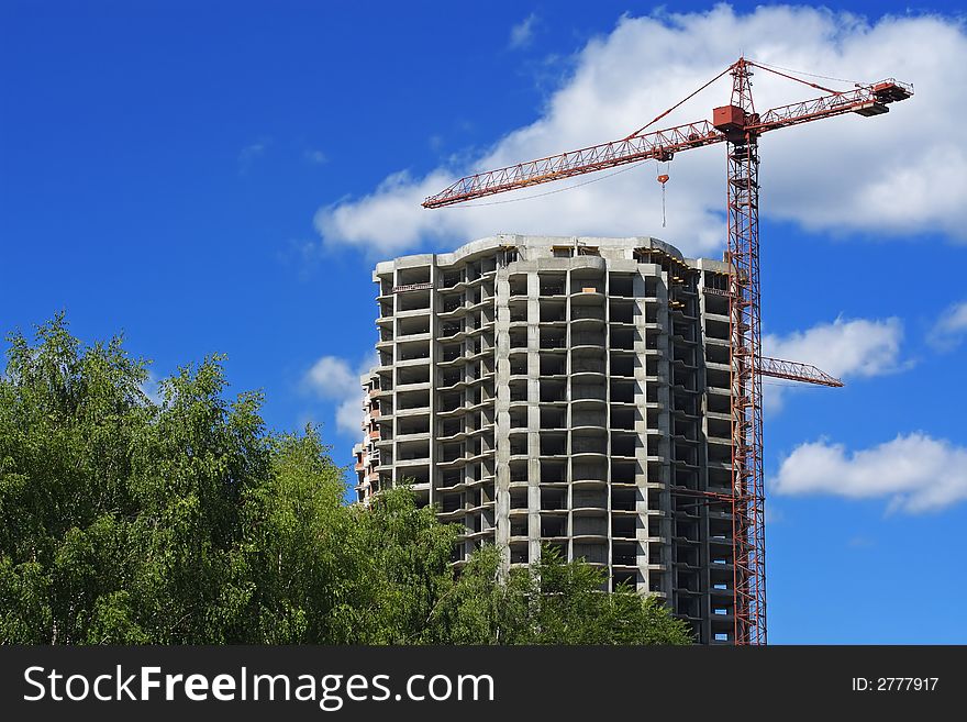 Construction of a multi-storey building in a green zone