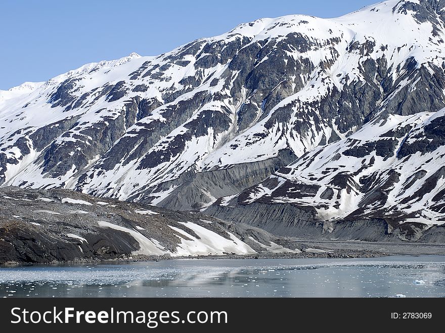 Snow-covered mountains in Glacier Bay national park, Alaska.