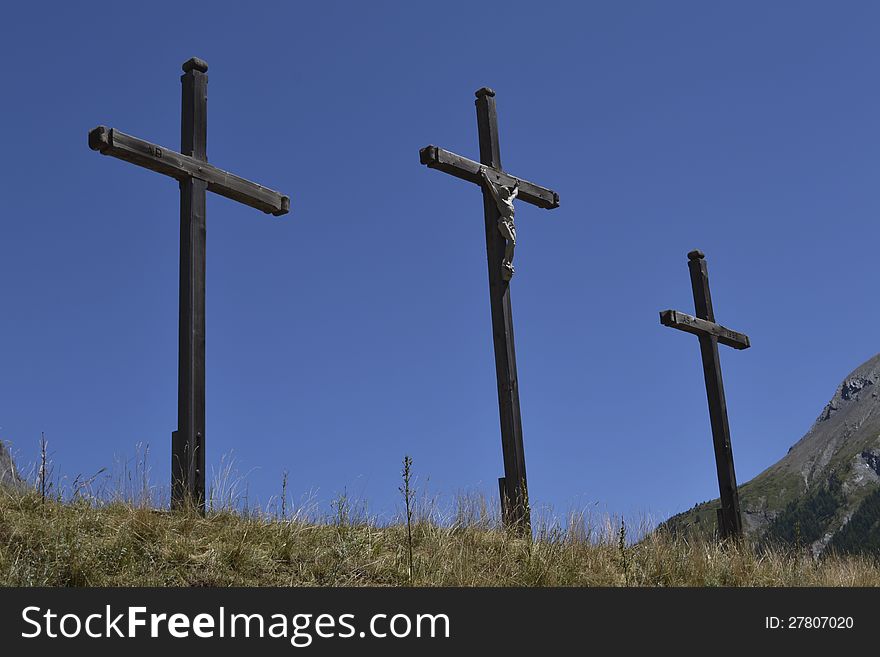 On a hill in the French Ubaye there are three crosses