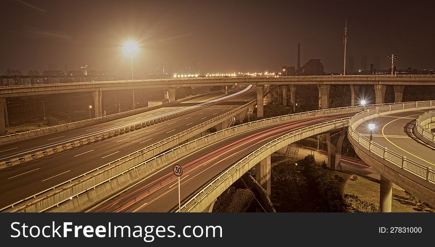 Viaduct of the night, Light trails