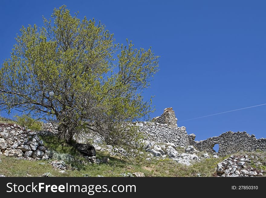 Silence among the ancient ruins - Rocca Calascio