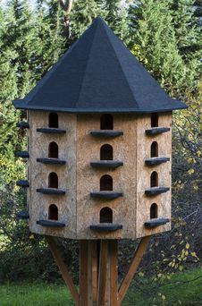 Bird House Hotel Royalty Free Stock Images Bird House Hotel Royalty Free Stock Images