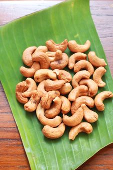 Cashew Nuts On Banana Leaf Royalty Free Stock Photography Cashew Nuts On Banana Leaf Royalty Free Stock Photography