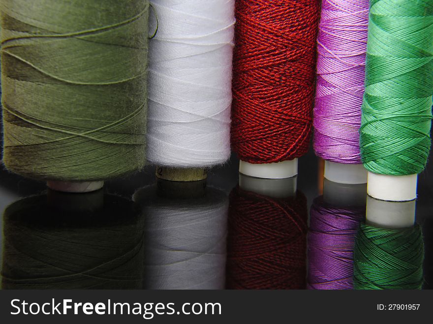 Thread spools