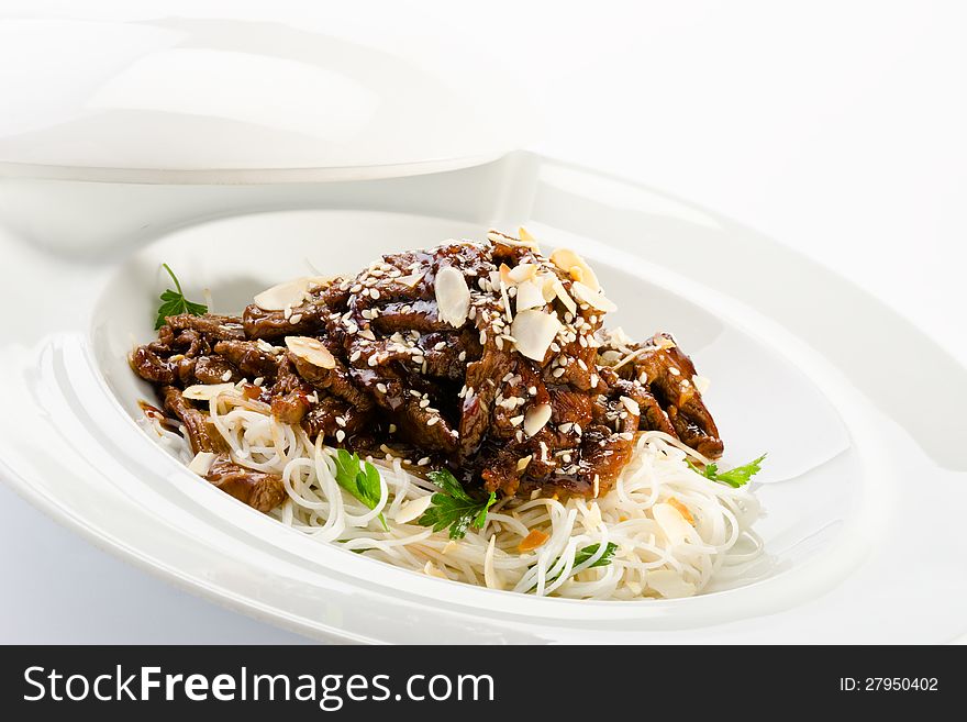 Beef noodles with thai sauce