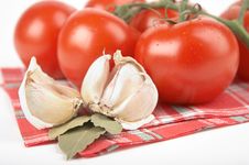 Tomato, Garlic, Bay Leaf Stock Photography Tomato, Garlic, Bay Leaf Stock Photography