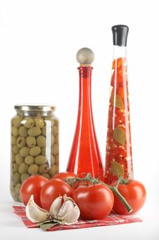 Tomatoes, Garlic, Bay Leaf Royalty Free Stock Photography Tomatoes, Garlic, Bay Leaf Royalty Free Stock Photography